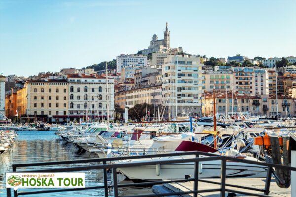 Azurové pobřeží – přístav ve městě Marseille