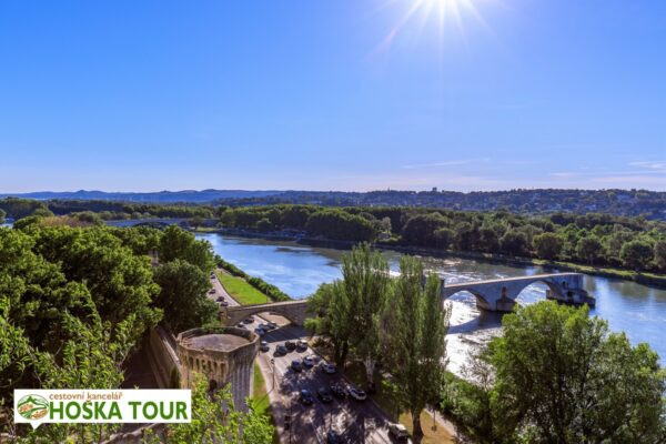 Řeka Rhóna v Avignonu