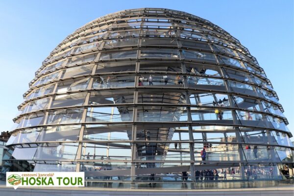 Kopule Reichstagu – školní zájezdy do Berlína