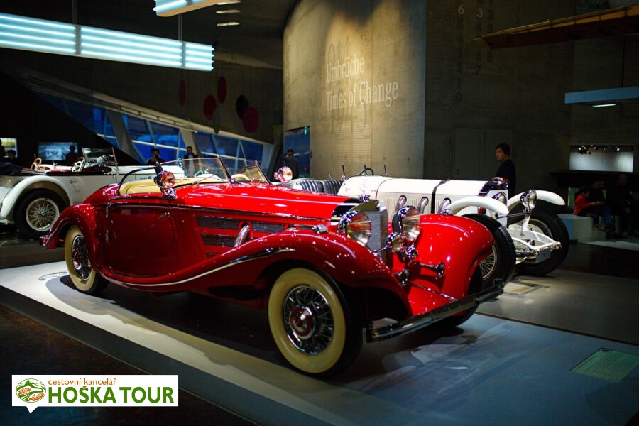 Muzeum značky Mercedes Benz ve městě Stuttgart – školní zájezdy za technikou do Německa